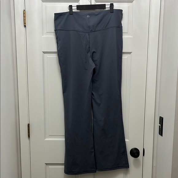 GapFit Sky High Rise Power Flare Leggings - Size XL - Picture 7 of 14
